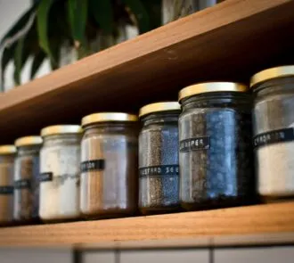 O que não pode faltar em uma despensa bem planejada