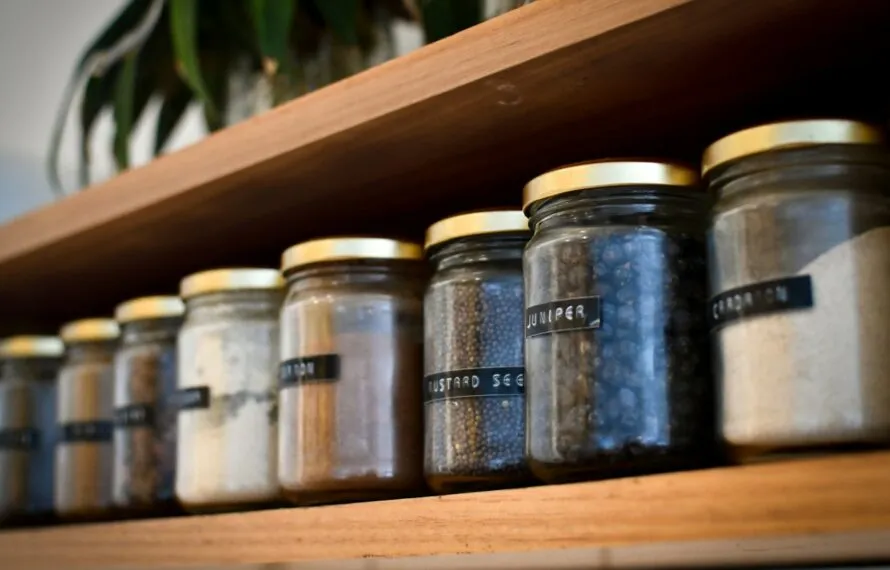 O que não pode faltar em uma despensa bem planejada