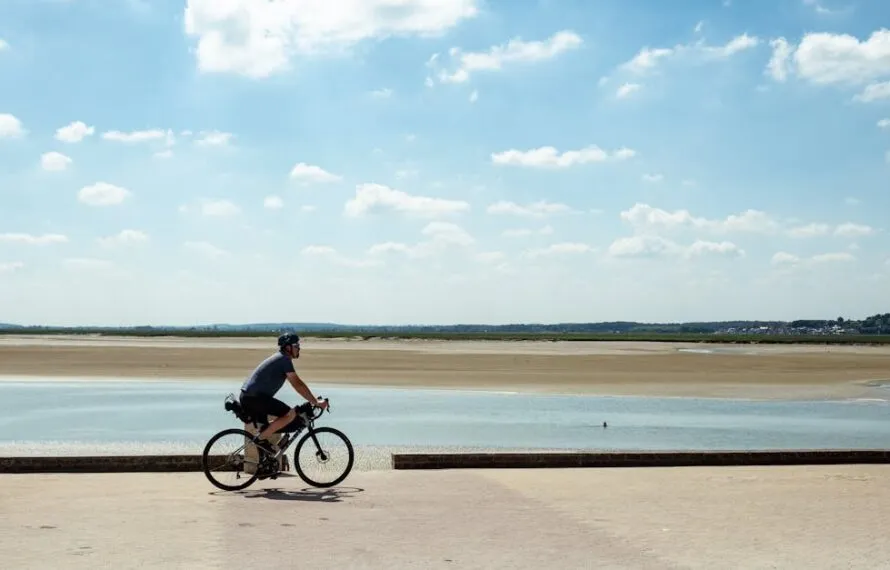 Praia de Santos: O Paraíso do Passeio de Bike