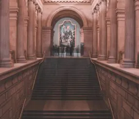 Descubra o roteiro cultural em Praia Grande: museus e cafés