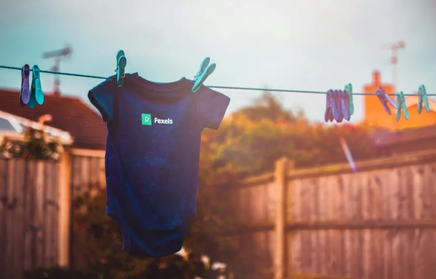 O que nunca usar ao lavar roupa cara em casa O que nunca usar ao lavar roupa cara em casa